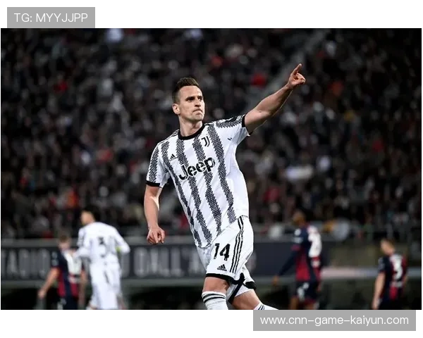 尤文米利克跑位精准后抢点破门，展现锋线威力