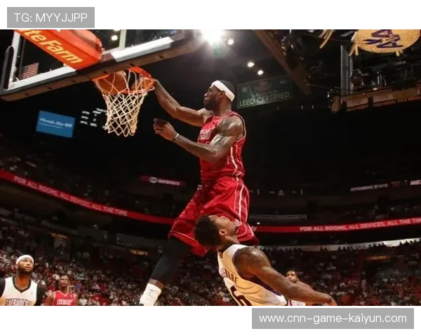 湖人反击一条龙，詹姆斯突破隔扣引爆全场